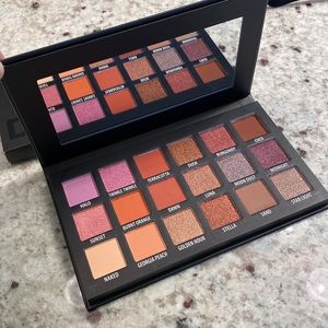 KAB cosmetics day + night eye shadow pallet